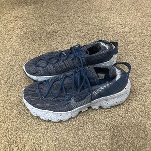 Nike Space Hippie 04